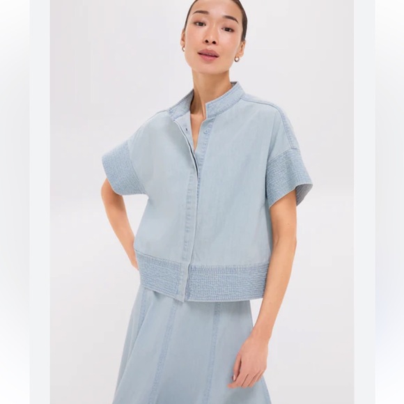 Tuckernuck Other - Tuckernuck Light Wash Denim Trapunto Stitch Sofia Shirt